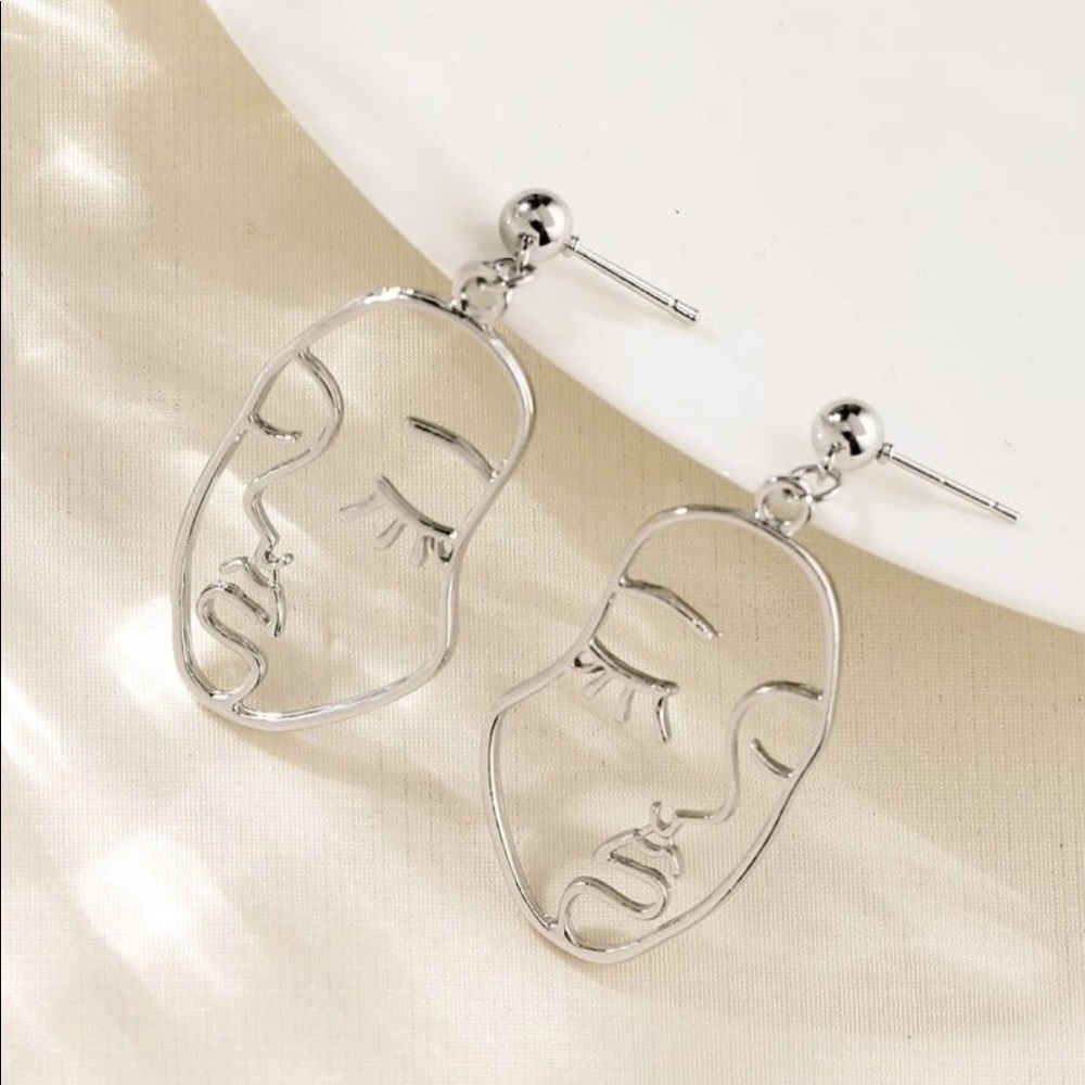 • Lola • Hollow Abstract Face Earrings - Picture 2 of 6